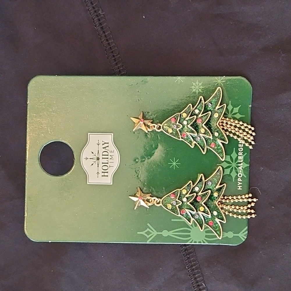 Festive Earrings Set - Picture 2 of 4